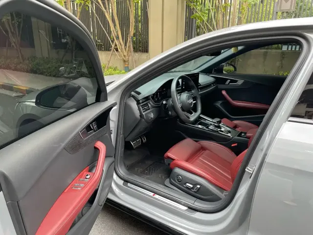 Audi Audi A4L 2024 40 TFSI Luxury Dynamic — Фото автомобиля 4
