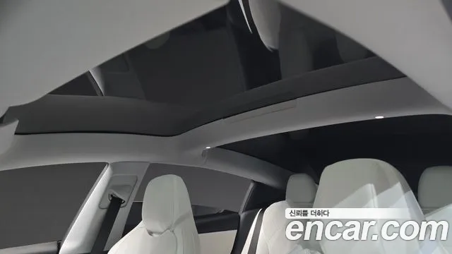 Tesla Model 3 — Фото автомобиля 19