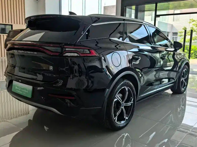 BYD Tang — Фото автомобиля 4