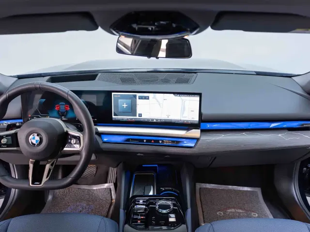 BMW 5 Series — Фото автомобиля 12