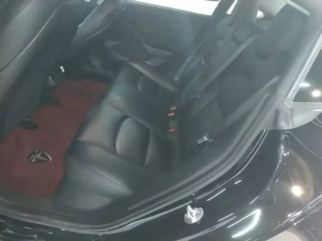 Tesla Model 3 — Фото автомобиля 16