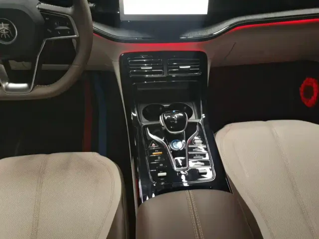 BYD Qin PLUS — Фото автомобиля 13