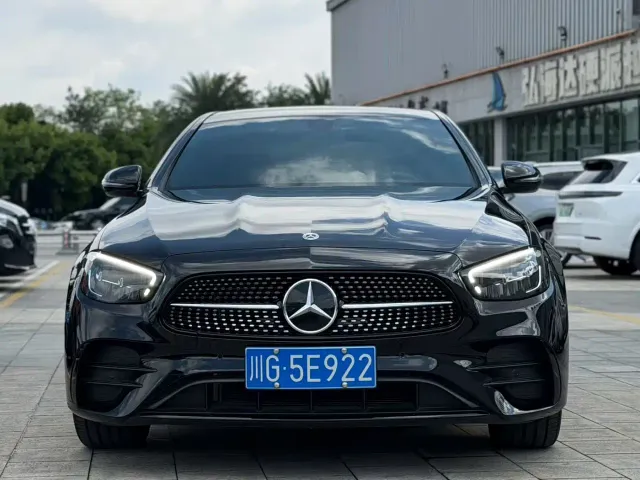 Mercedes-Benz E-Class — Фото автомобиля 2