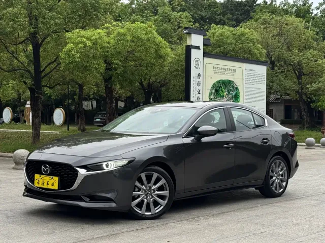 Фотография автомобиля — Mazda Axela
