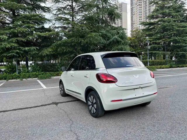 Wuling Bingo — Фото автомобиля 3