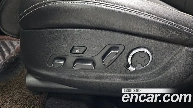 Genesis GV70 2.5T Бензин 2WD — Фото автомобиля 30