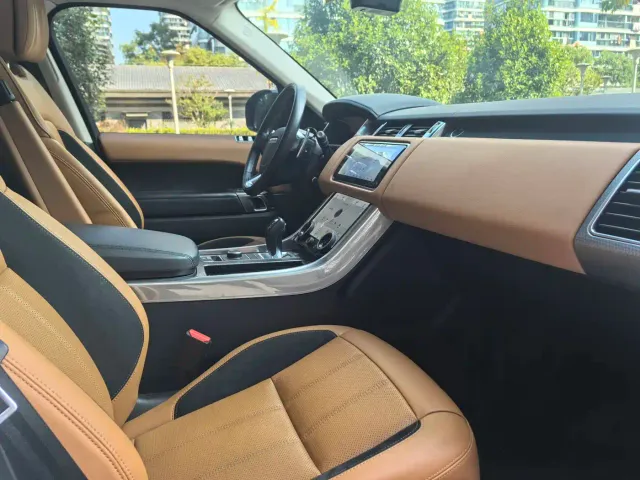Land Rover Range Rover Sport — Фото автомобиля 10