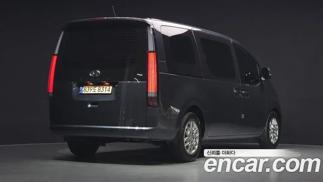 Фотография автомобиля — Hyundai Staria