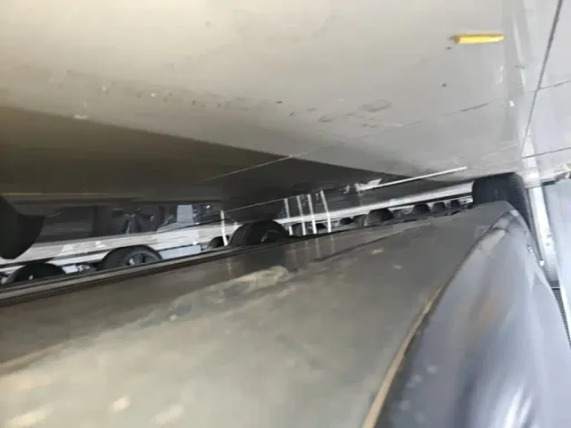 Tesla Model 3 — Фото автомобиля 20