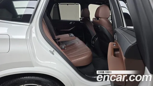 BMW X5 xDrive 40i M Sport — Фото автомобиля 10