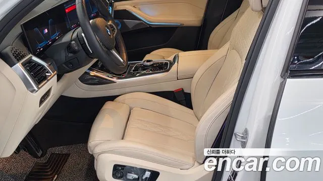 BMW X7 M60i xDrive M Sport 6 мест — Фото автомобиля 10