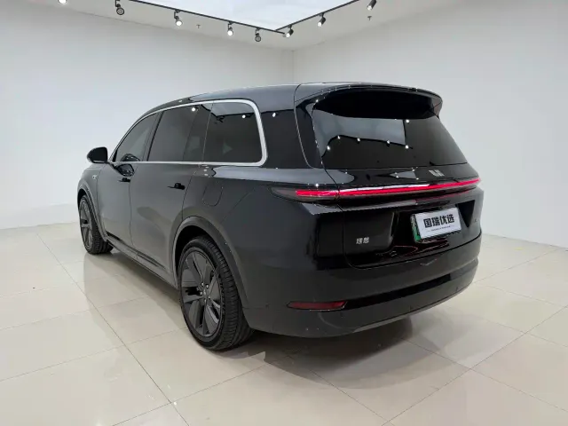 Li Auto L9 — Фото автомобиля 4