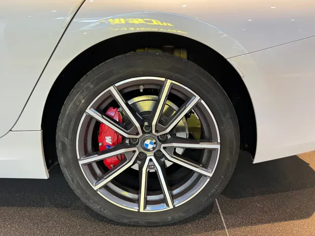 BMW 3 Series — Фото автомобиля 15