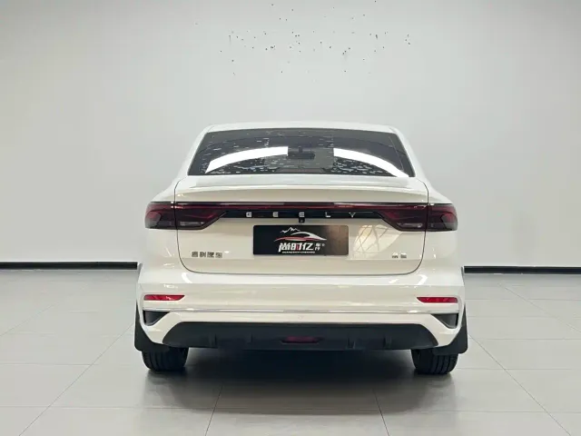 Geely Emgrand 2022 4th Generation 1.5L CVT Premium — Фото автомобиля 5