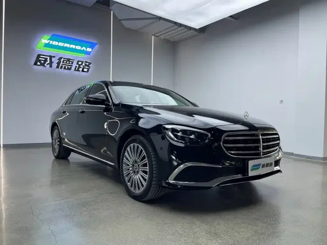 Mercedes-Benz E-Class — Фото автомобиля 2