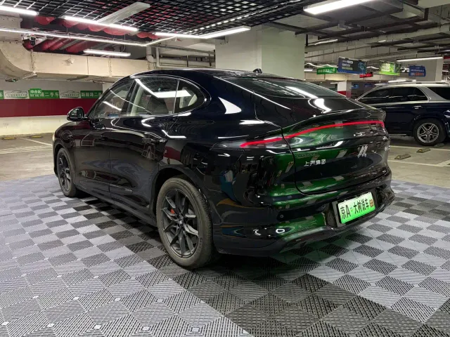 IM Motors LS6 — Фото автомобиля 9