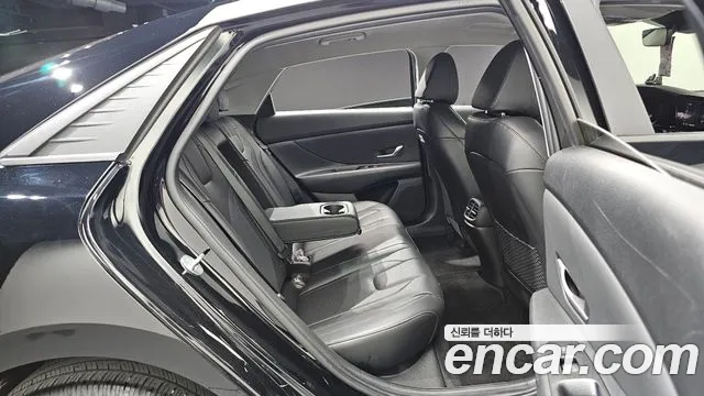 Hyundai AVANTE Avante (CN7) — Фото автомобиля 9