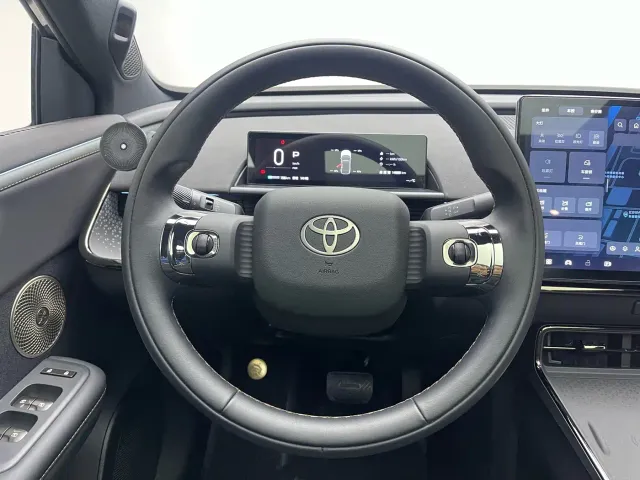 Toyota BoZhi 3X — Фото автомобиля 12