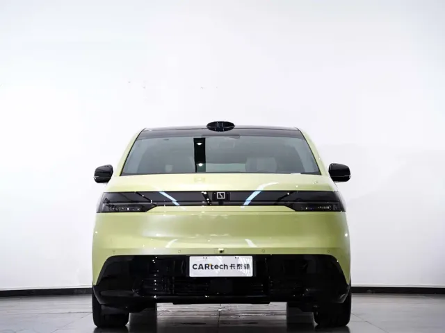 Zeekr Mix — Фото автомобиля 10