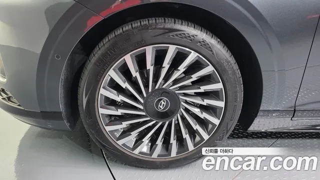 Hyundai Grandeur GN7 — Фото автомобиля 5