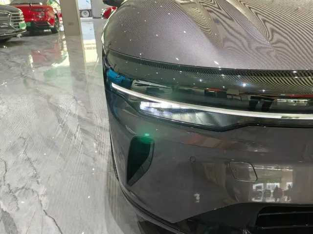 Zeekr 007 GT — Фото автомобиля 8