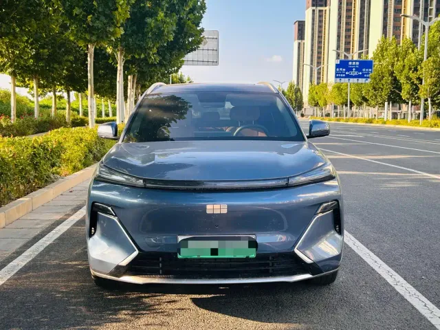 Geely Galaxy Starship 7 EM-i — Фото автомобиля 2
