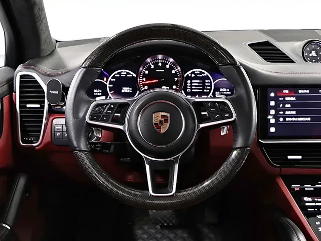 Porsche Cayenne — Фото автомобиля 10