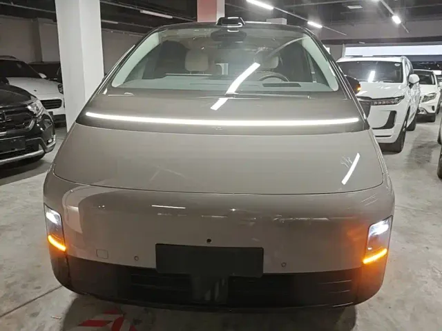 Li Auto MEGA — Фото автомобиля 2
