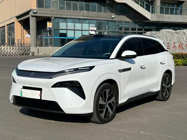 Фотография автомобиля — BYD Tang L