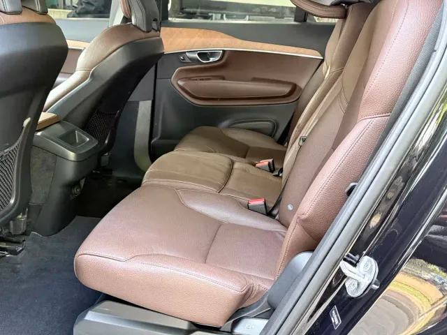 Volvo XC90 — Фото автомобиля 8