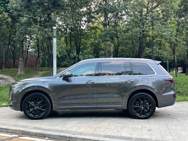 Li Auto ONE — Фото автомобиля 9