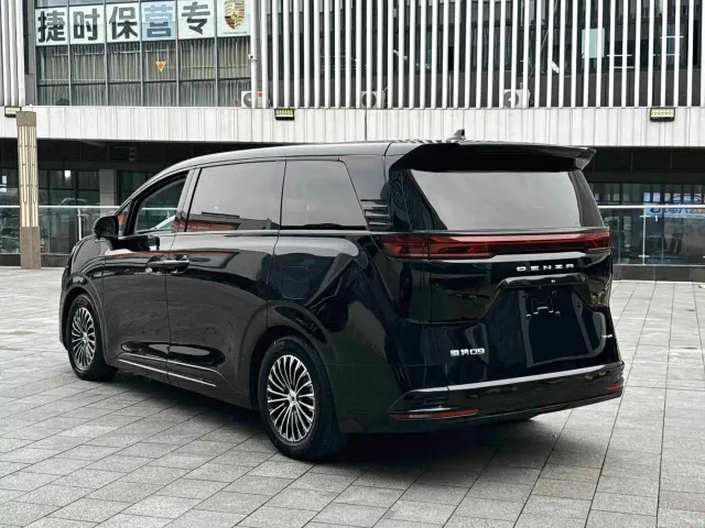 Denza Denza D9 2024 DM-i 980 AWD Flagship — Фото автомобиля 20