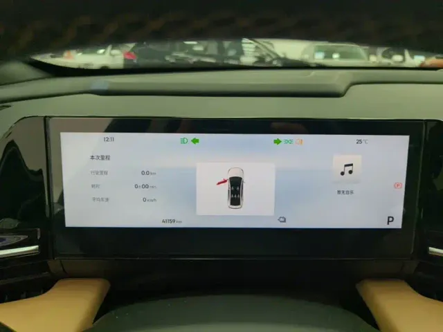 Geely Galaxy Galaxy L6 2024 125km PLUS Soaring Dragon Edition — Фото автомобиля 11