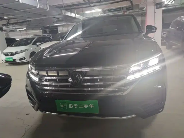 Volkswagen Touareg — Фото автомобиля 2