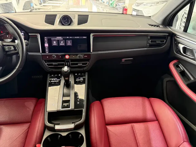 Porsche Macan — Фото автомобиля 14