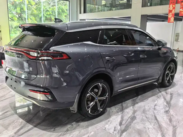 BYD Tang — Фото автомобиля 22
