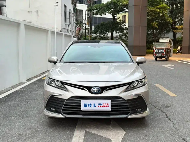 Toyota Camry — Фото автомобиля 2
