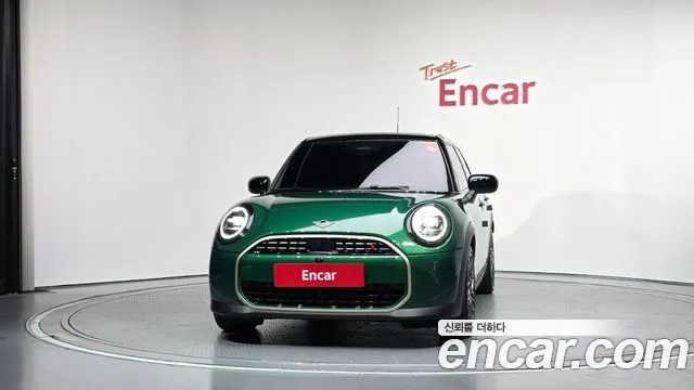 MINI Cooper 4th Gen — Фото автомобиля 3