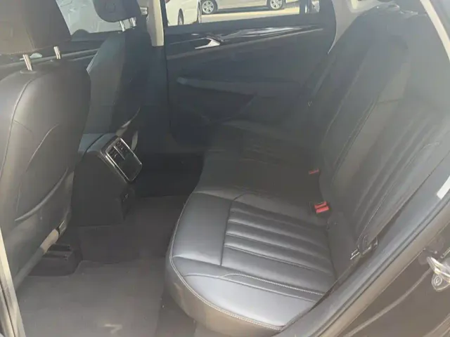 Volkswagen Passat — Фото автомобиля 13