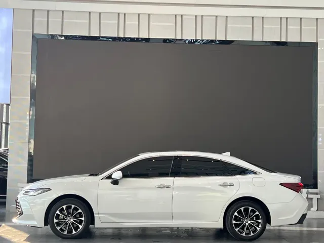 Toyota Avalon — Фото автомобиля 4