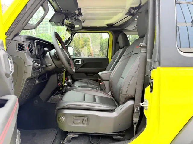 Jeep Wrangler — Фото автомобиля 14