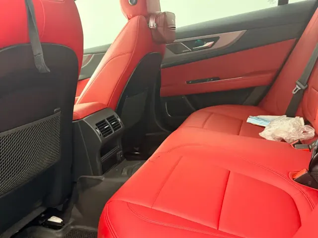 Jaguar XEL — Фото автомобиля 12