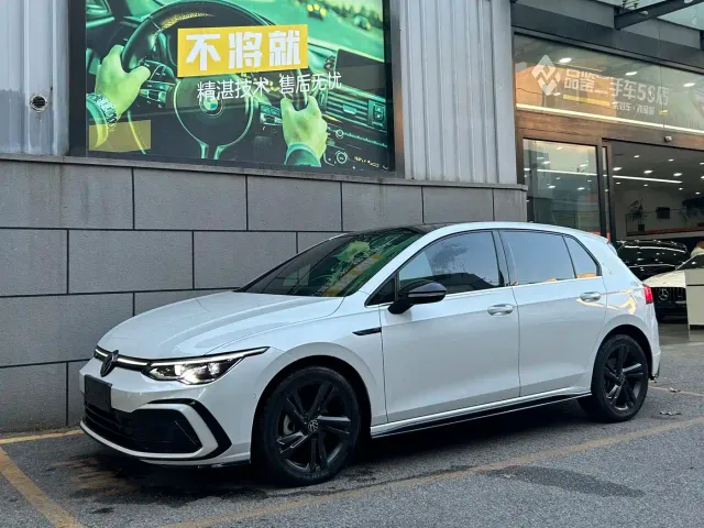 Фотография автомобиля — Volkswagen Golf