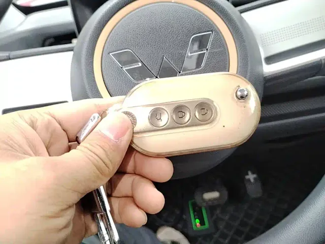 Wuling Hongguang Mini EV — Фото автомобиля 8