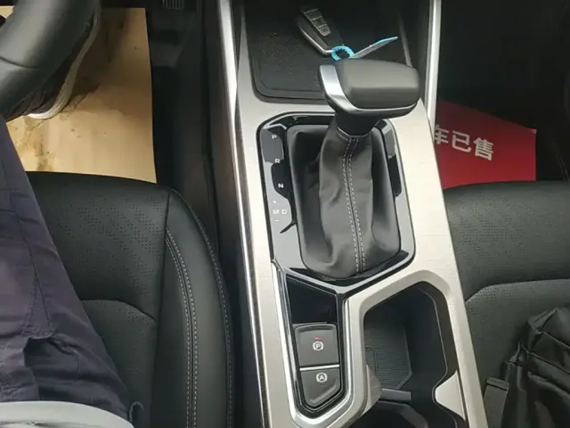 Geely Emgrand — Фото автомобиля 13