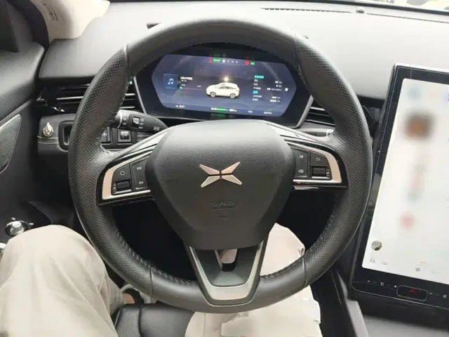 Xpeng G3 — Фото автомобиля 10