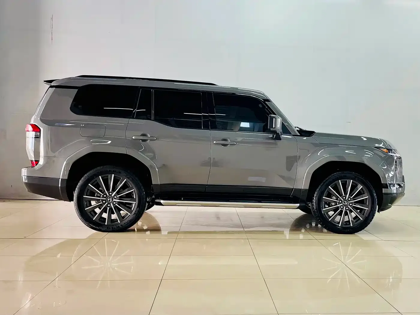 Lexus Lexus GX 2024 Summit Edition — Фото автомобиля 4