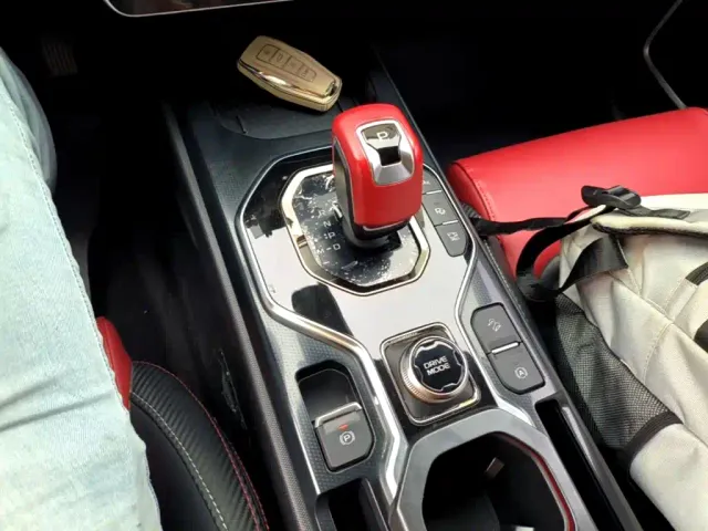Geely ICON — Фото автомобиля 13
