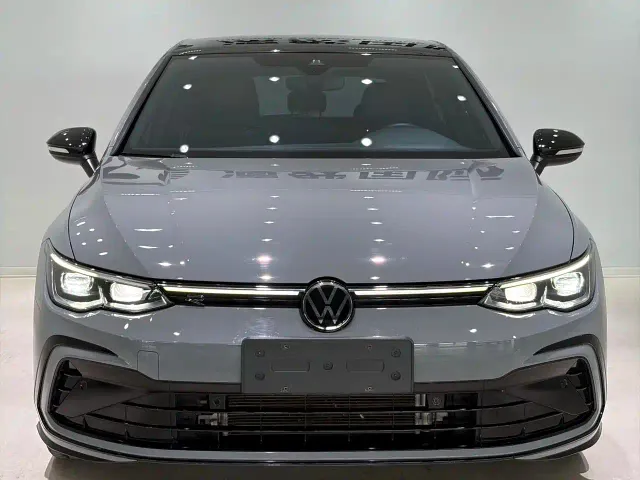 Volkswagen Golf — Фото автомобиля 2