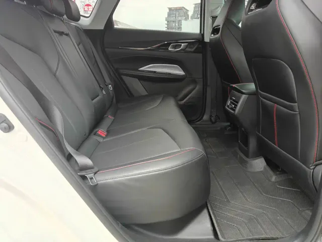 Changan Z6 — Фото автомобиля 8